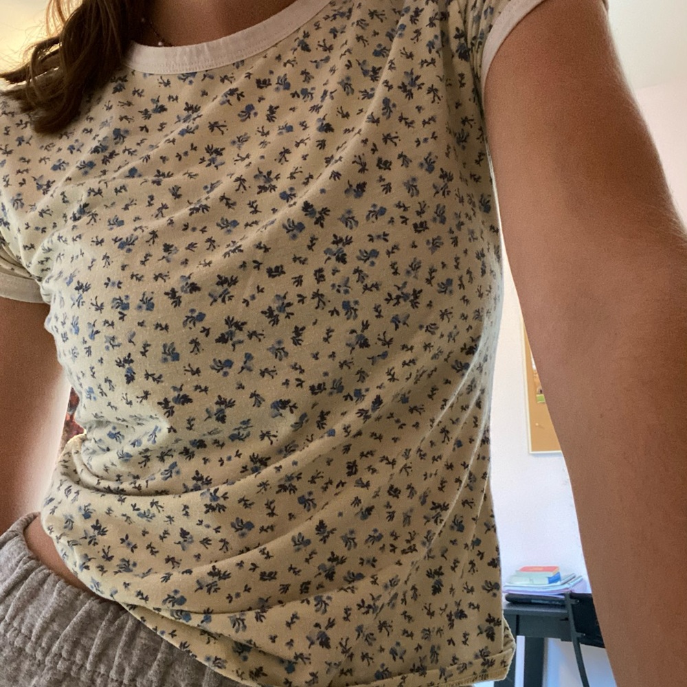 Super cute ringer tee!!